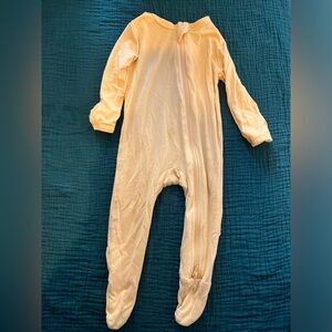 Kyte BABY Bamboo Cozy vibrant yellow Zip-Up Onesie